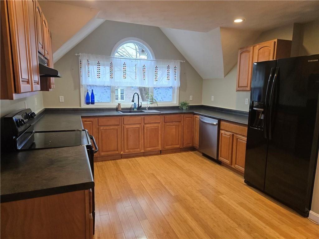 25 Andrews Ave ##2 - Photo 2 of 7