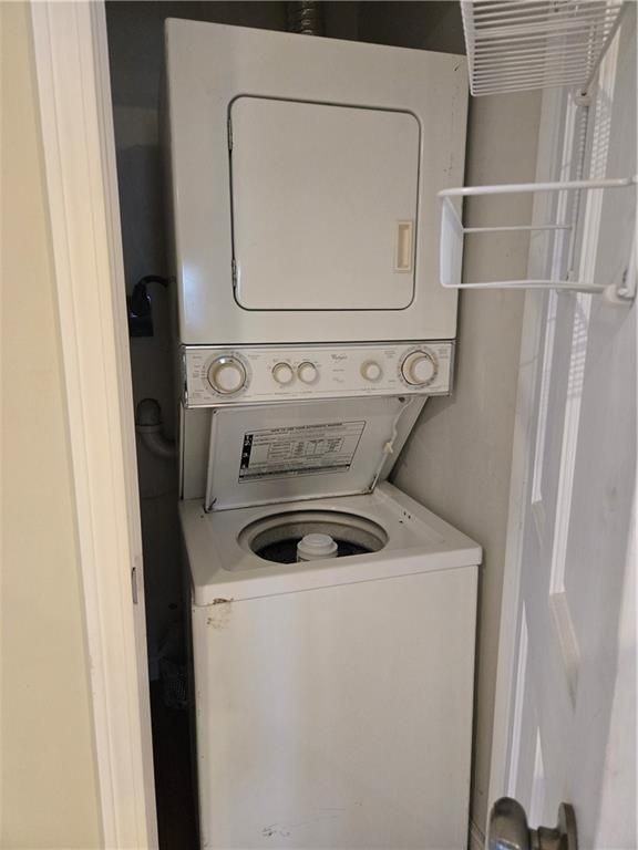 25 Andrews Ave ##2 - Photo 6 of 7