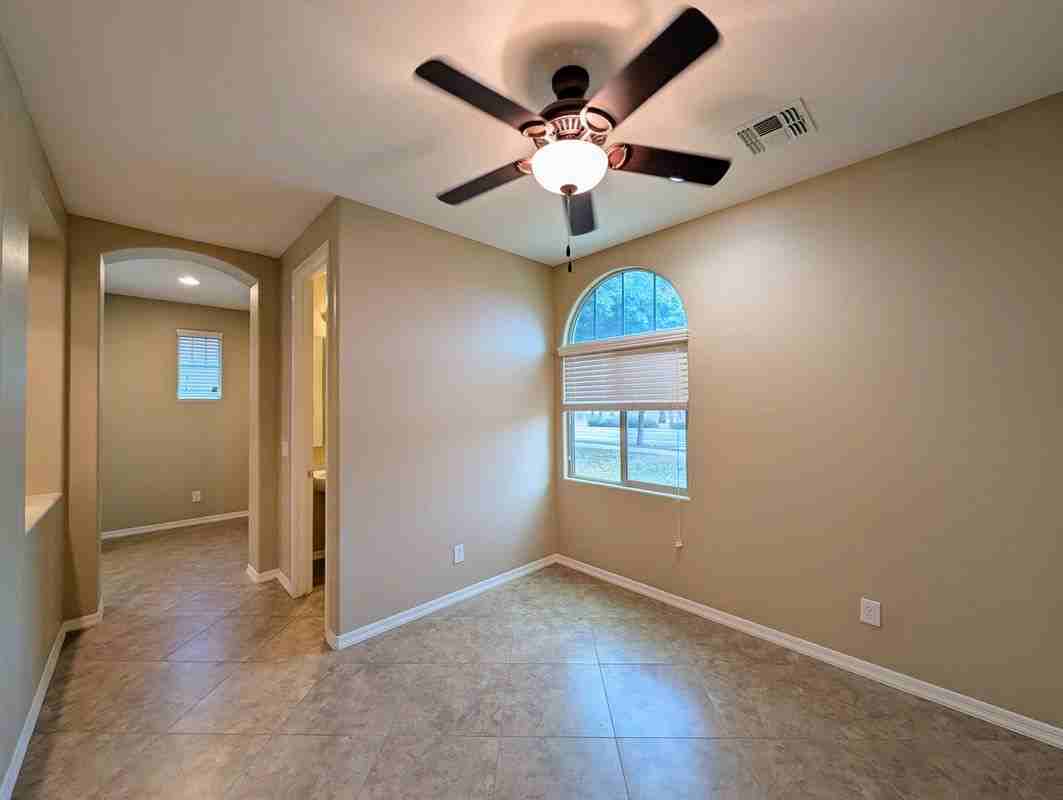 923 S Osborn Ln - Photo 3 of 46