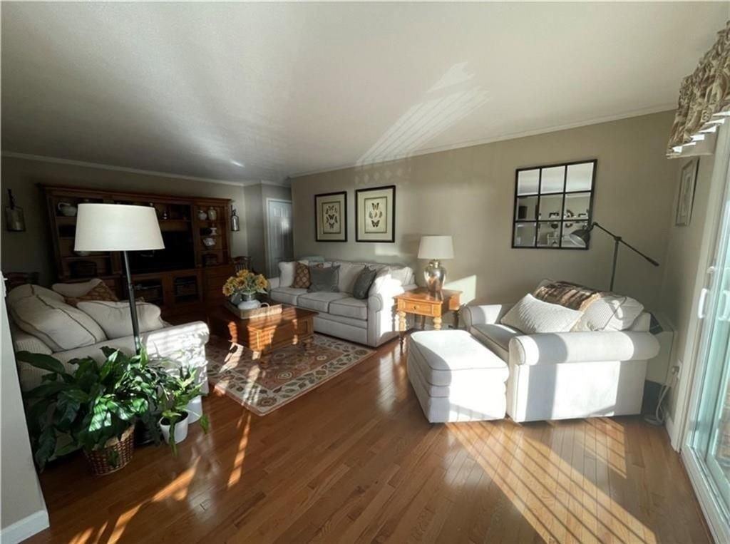 41 Bullocks Point Ave ##3b - Photo 4 of 27