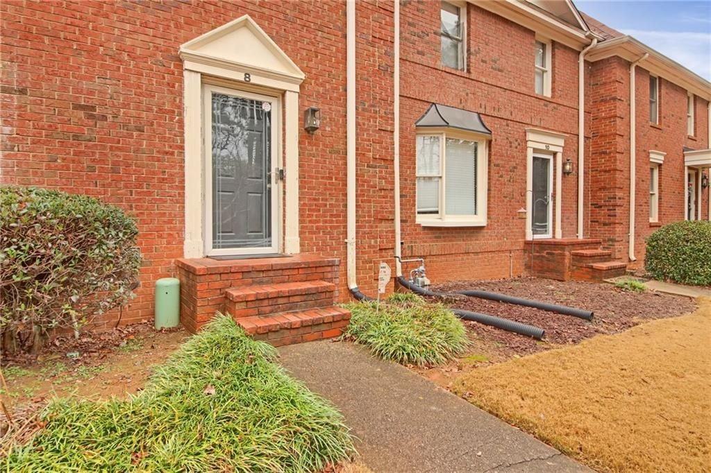 8 Huntington Place Dr - Photo 3 of 38