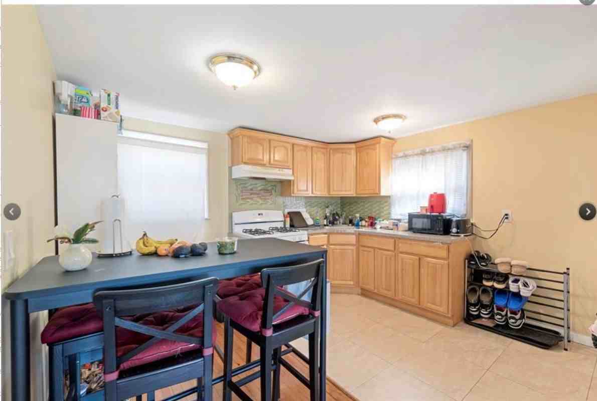 487 Emerson Pl ##2 - Photo 3 of 6