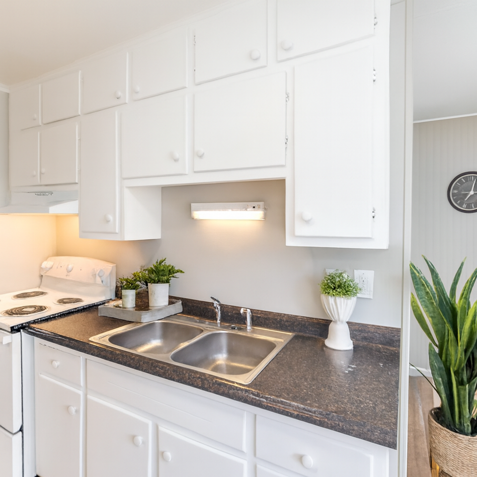 2607 S Virginia St - Photo 3 of 9