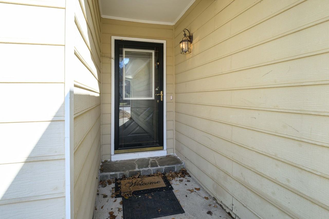 425 Cornwallis Way - Photo 3 of 18