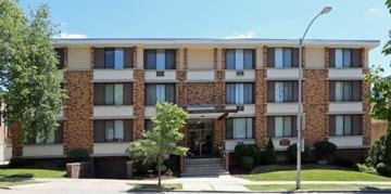 featured image of 2332 N Oakland Ave