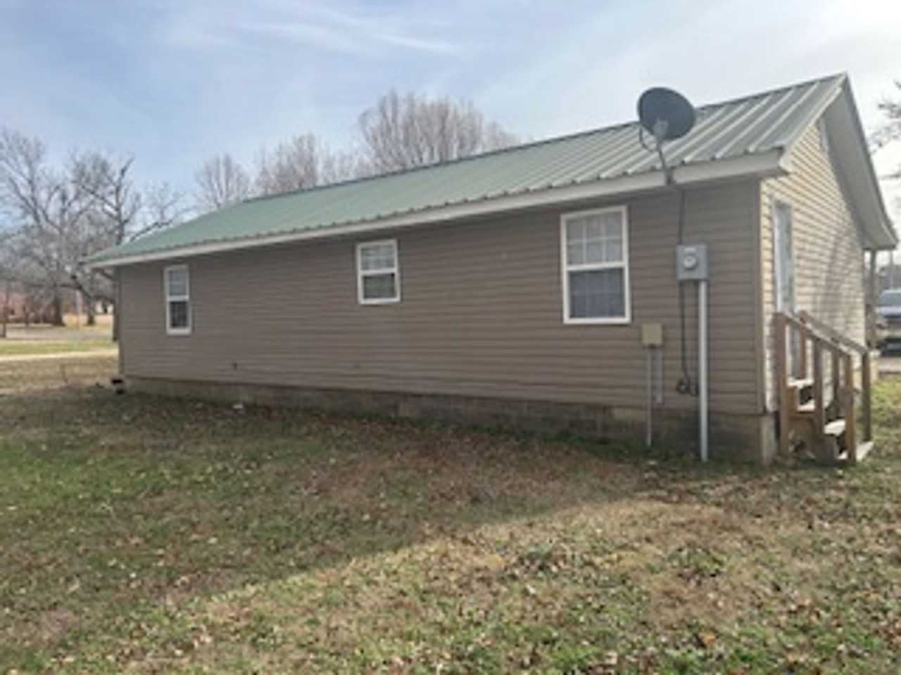 317 W Ash St - Photo 3 of 24