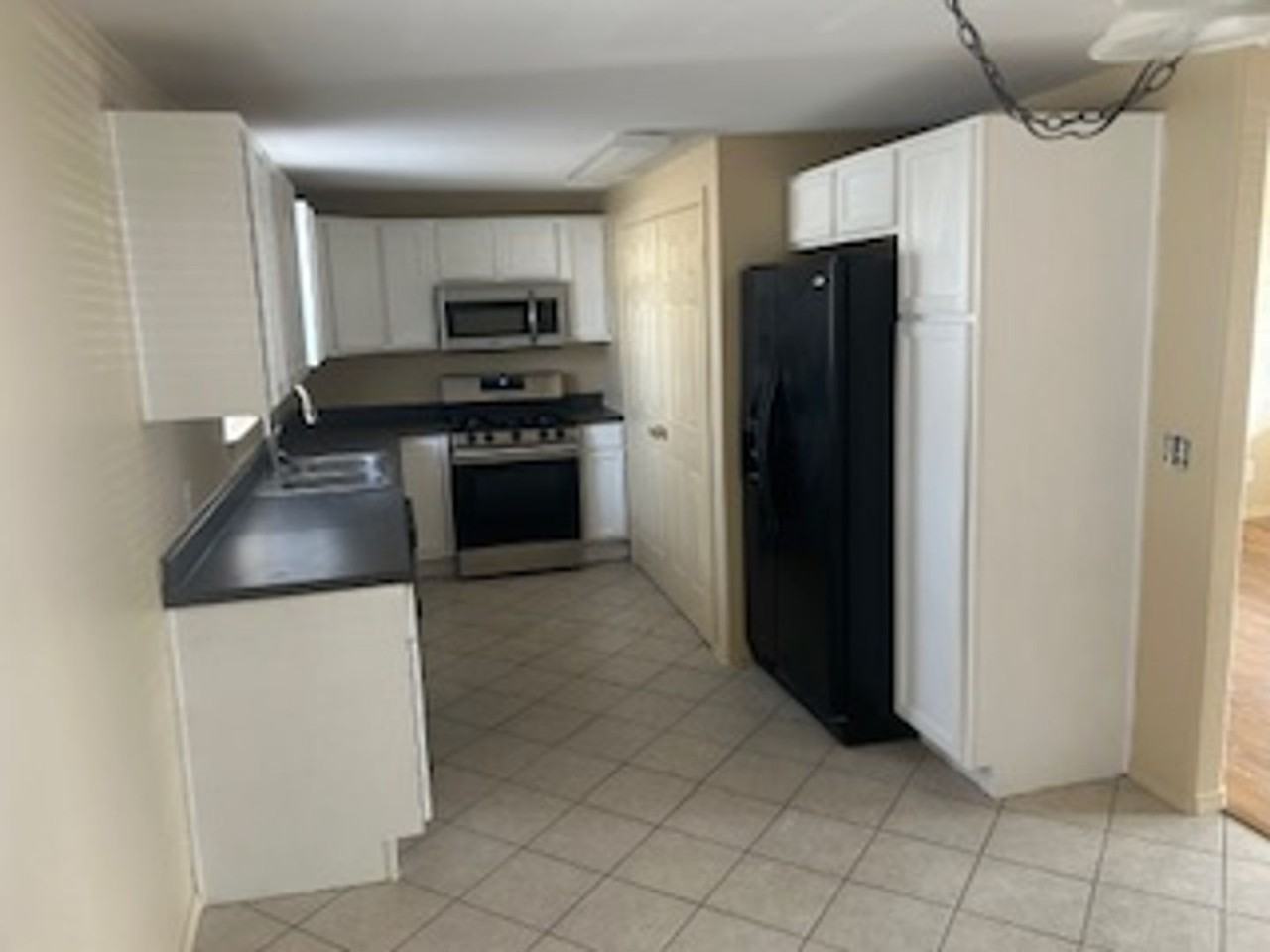 317 W Ash St - Photo 7 of 24