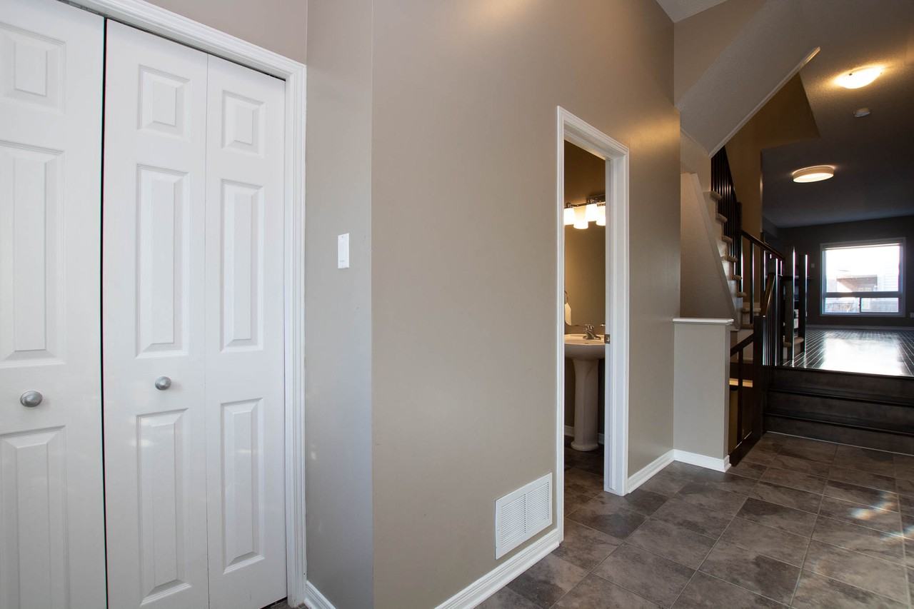 917 Torovin Private - Photo 3 of 41