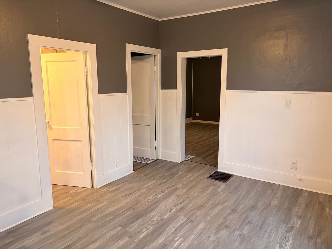 852 Maple Ave - Photo 4 of 12