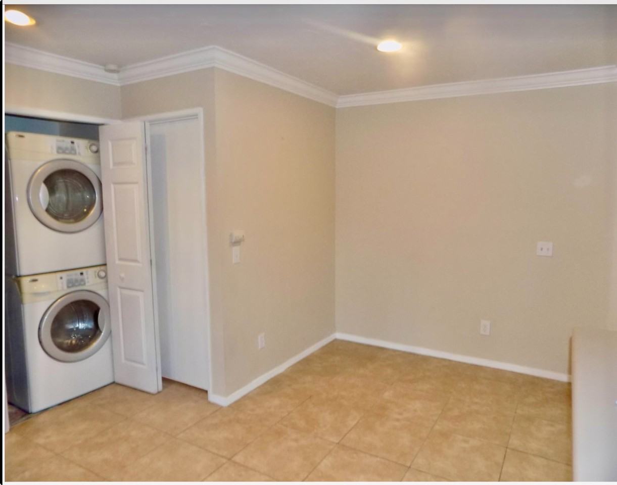 224 Woodland Parkway - Photo 3 of 11