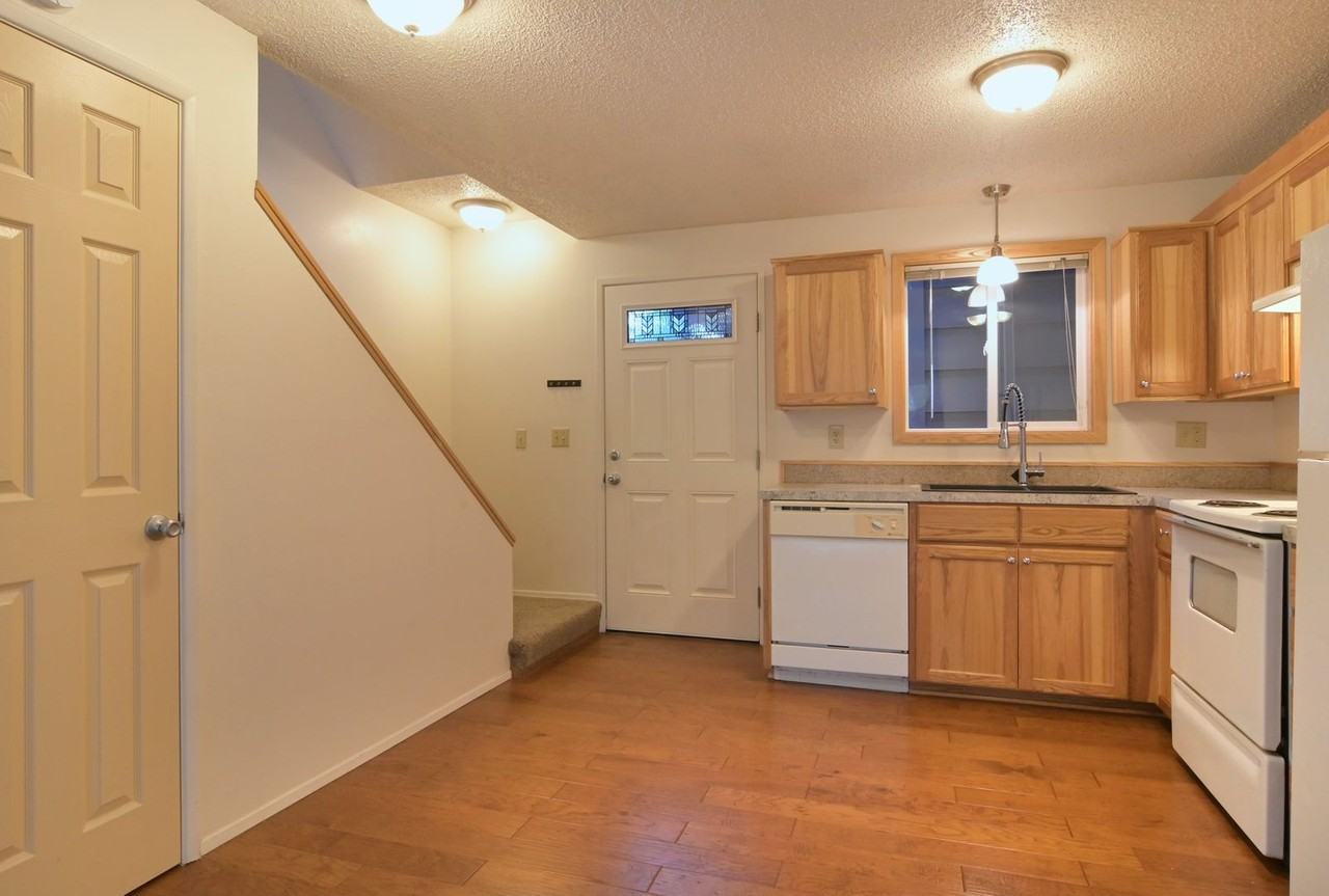 1437 High Street - Photo 5 of 50