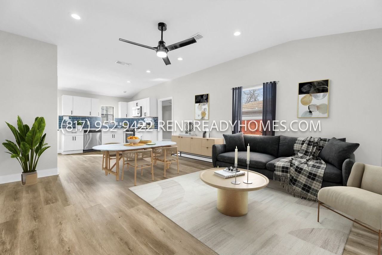 210 S Main St - Photo 3 of 20