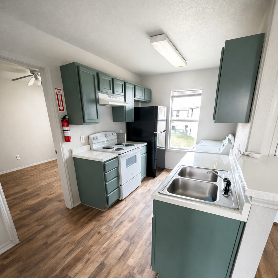 5705 Greengate Dr - Photo 2 of 7