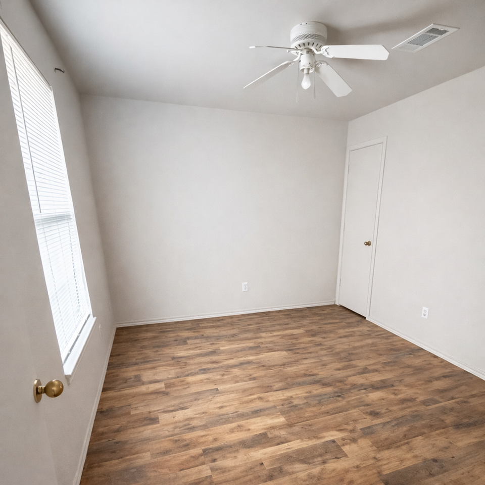 5705 Greengate Dr - Photo 4 of 7