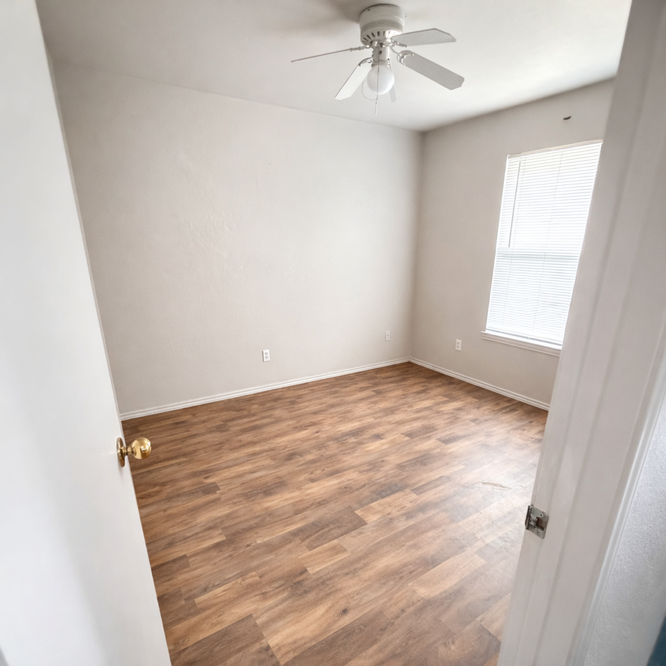 5705 Greengate Dr - Photo 6 of 7