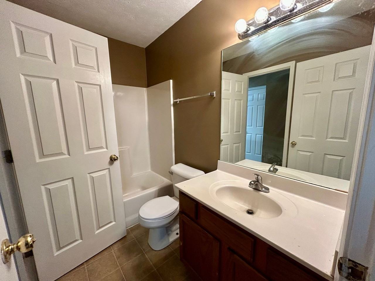 221 Simba Way - Photo 4 of 22