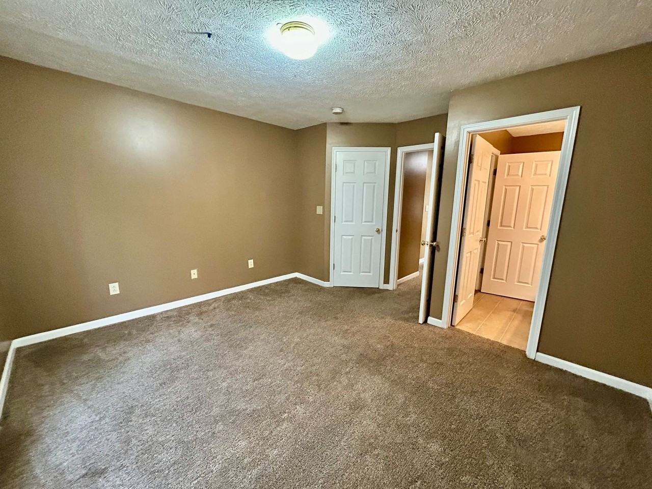 221 Simba Way - Photo 7 of 22