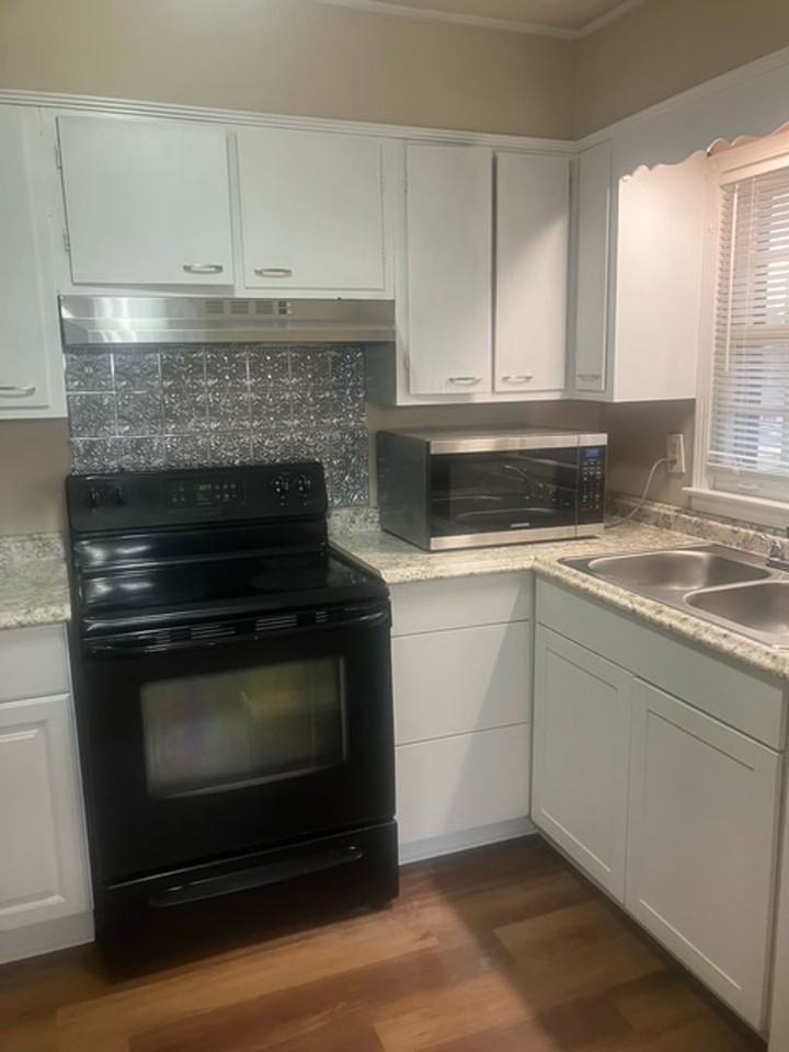 6142 Graceland Cir - Photo 3 of 14