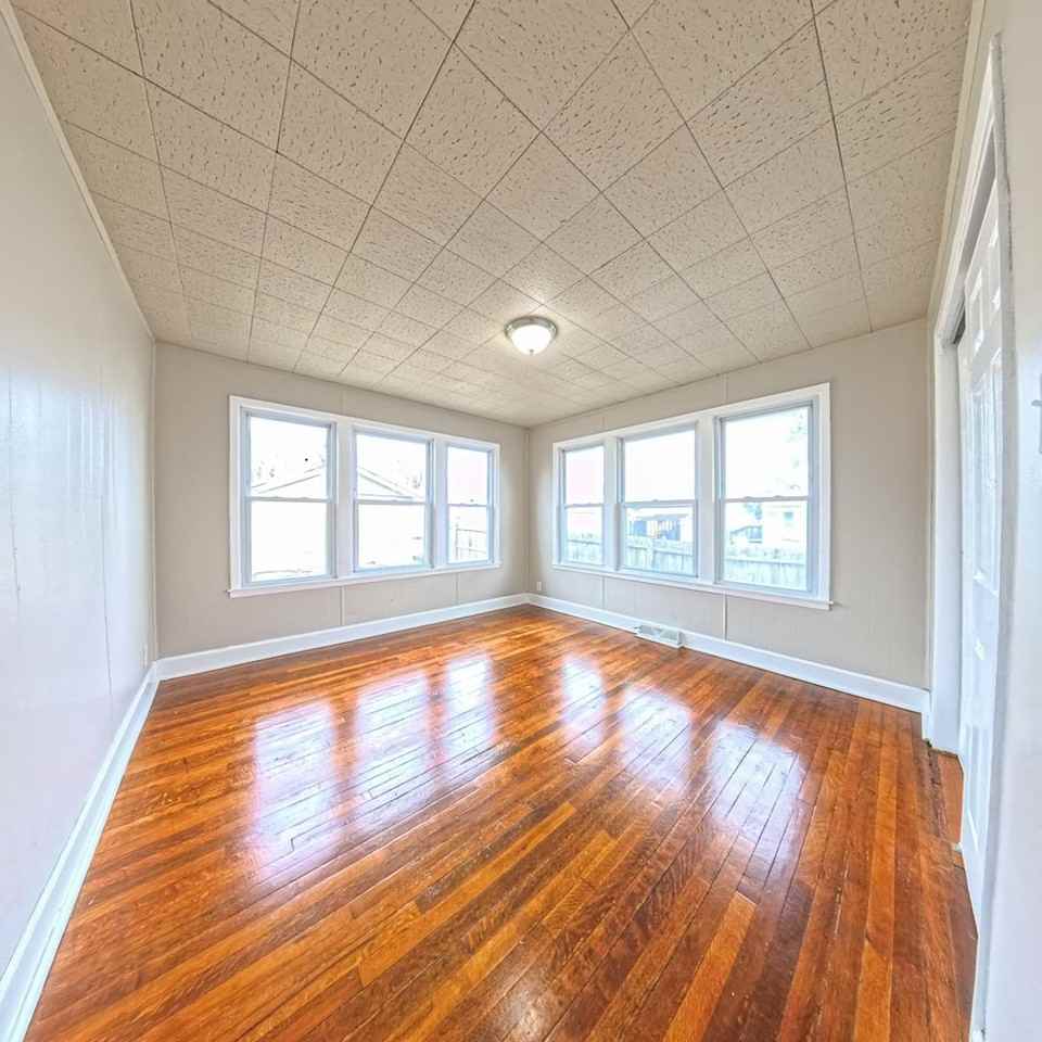 3924 2nd Ave - Photo 2 of 20