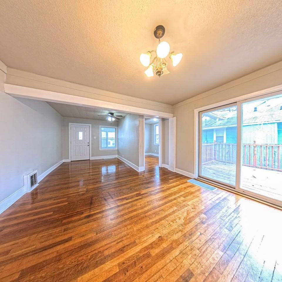 3924 2nd Ave - Photo 5 of 20