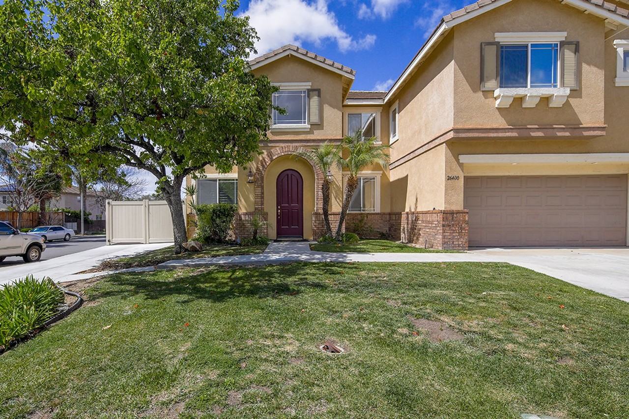 26400 Castle Ln - Photo 4 of 50