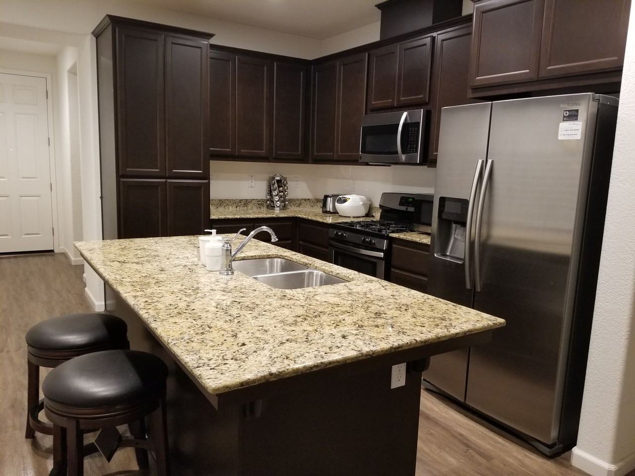 826 Tivoli Dr - Photo 5 of 9