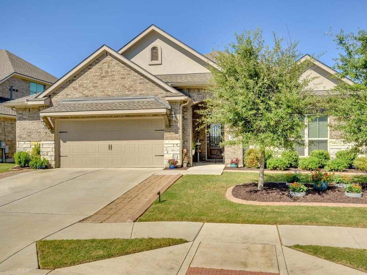 2125 Sauterne Dr - Photo 3 of 37