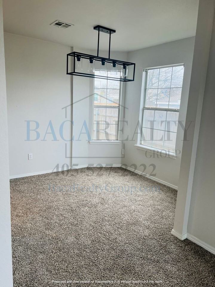 1044 Shadowlake Rd - Photo 5 of 13