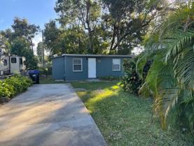 1316 1/2 37th St - Photo 1 of 1