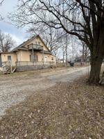 featured image of 2501 N Walnut St