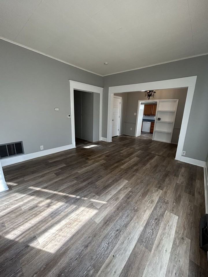 2501 N Walnut St - Photo 4 of 22