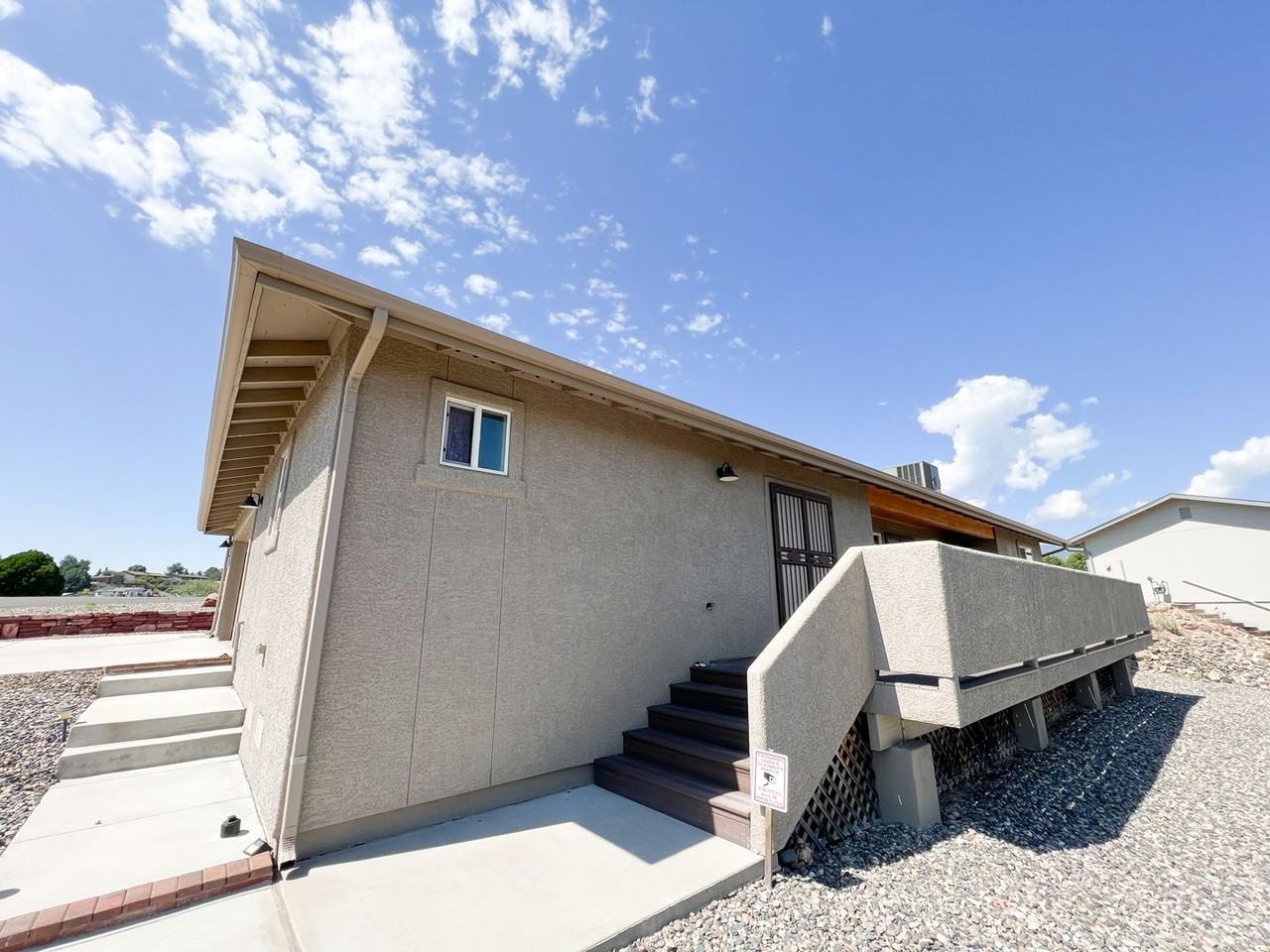 2282 S Eastern Dr - Photo 7 of 22