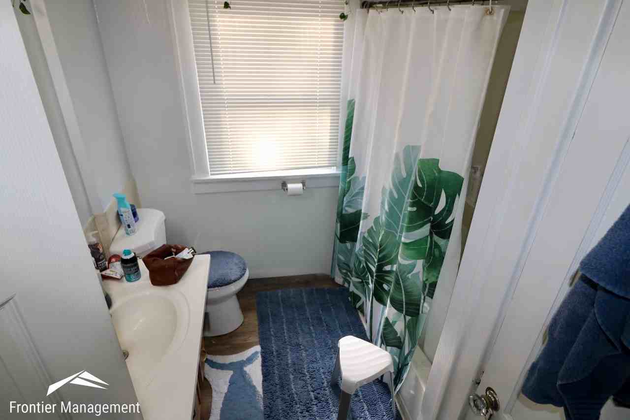 1821 Anderson Ave - Photo 6 of 15