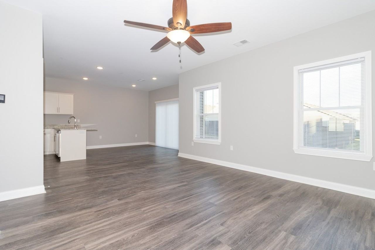 102 Bellbrook Ln - Photo 3 of 18