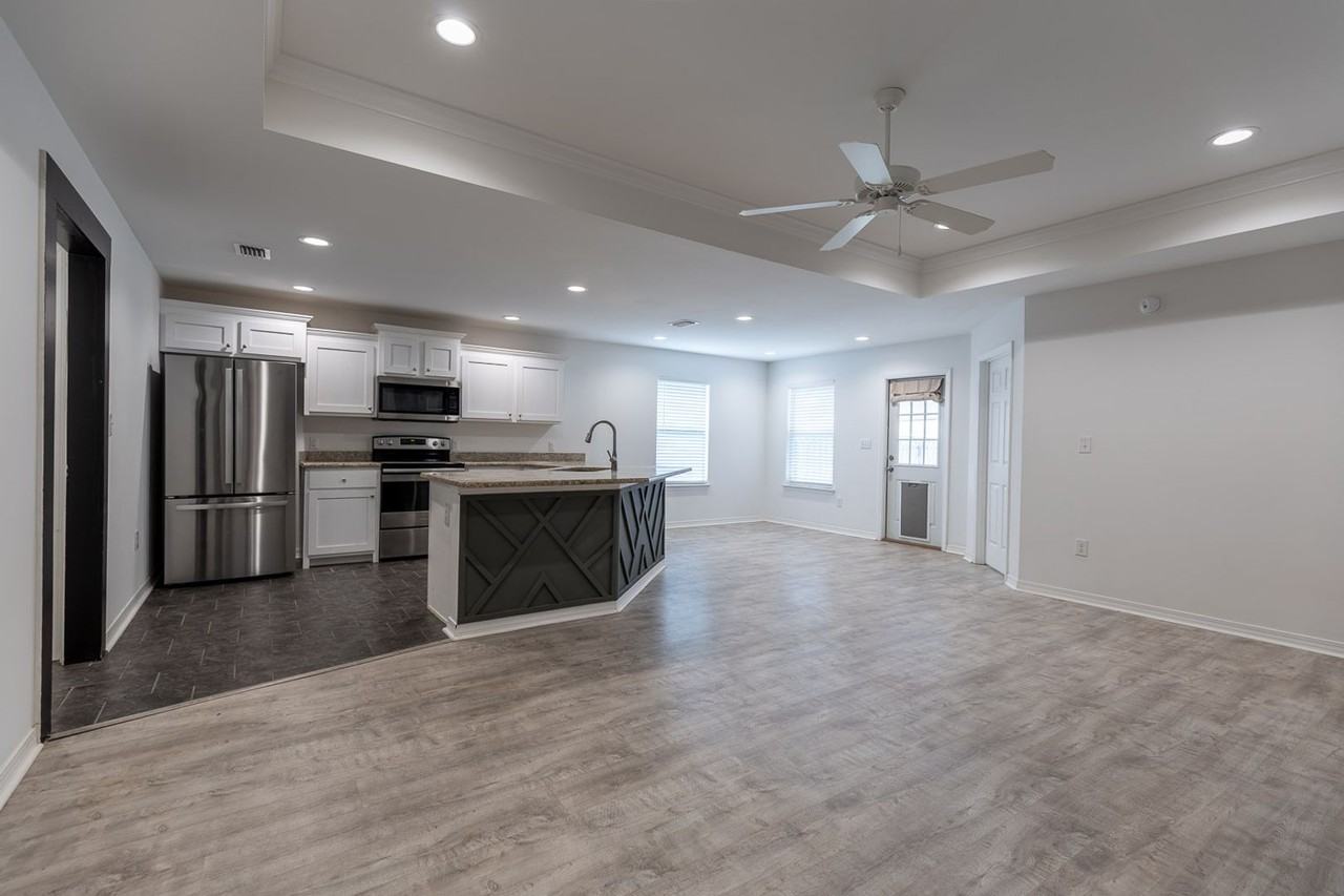 22973 Lance Dr - Photo 2 of 17