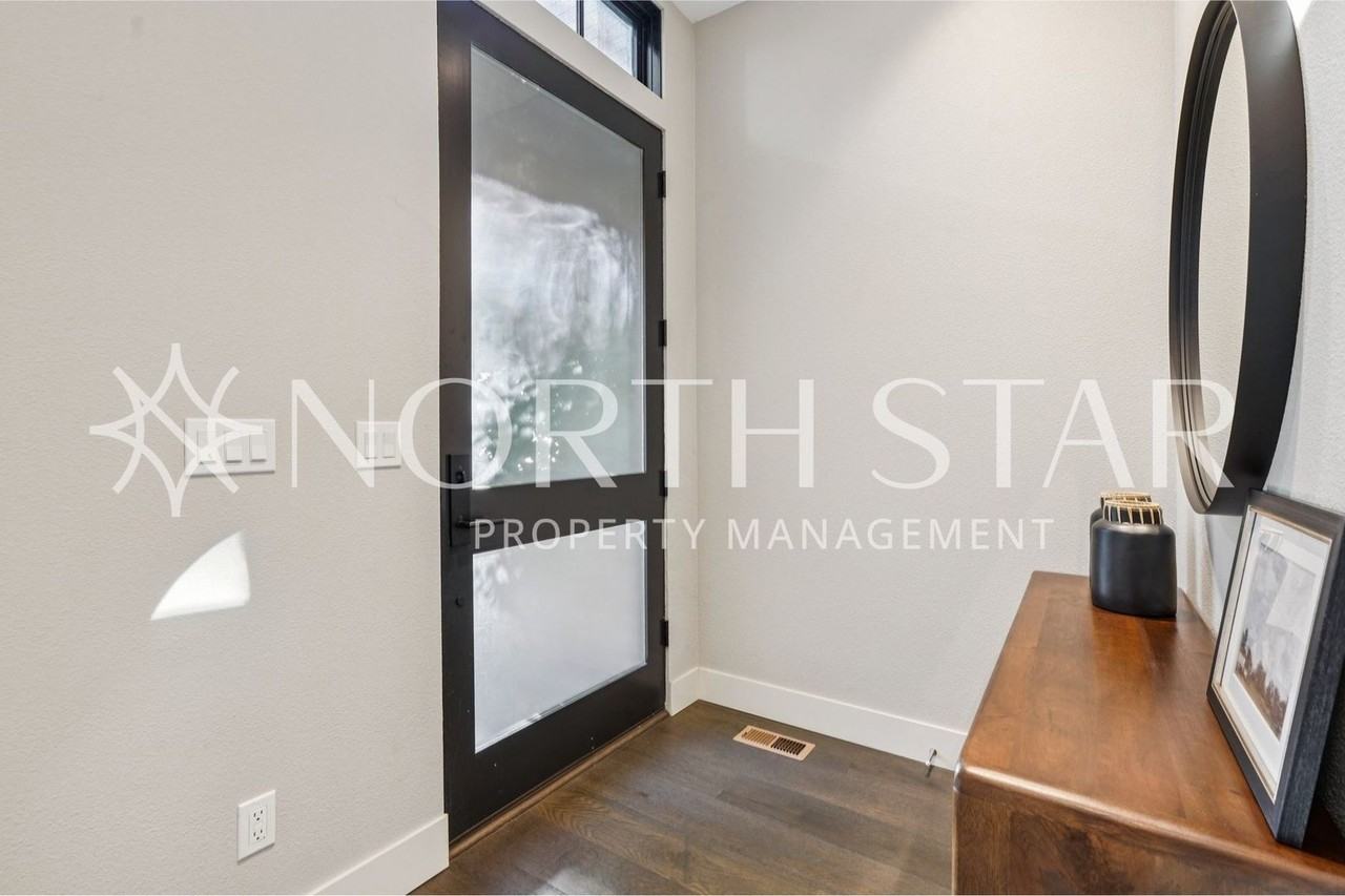 566 4th St - Photo 6 of 50