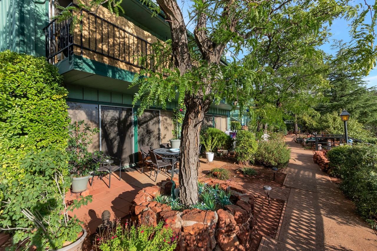 S-171-S-179,S-184-S-189 50 Sombart Ln - Photo 6 of 7