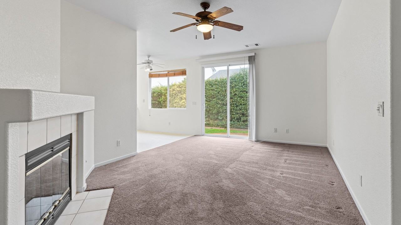 2220 Moldavite Ln - Photo 3 of 17