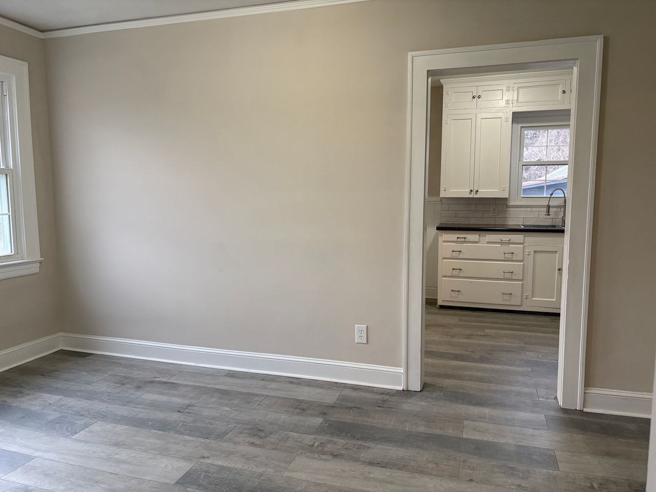 4037 Hilda St - Photo 5 of 18