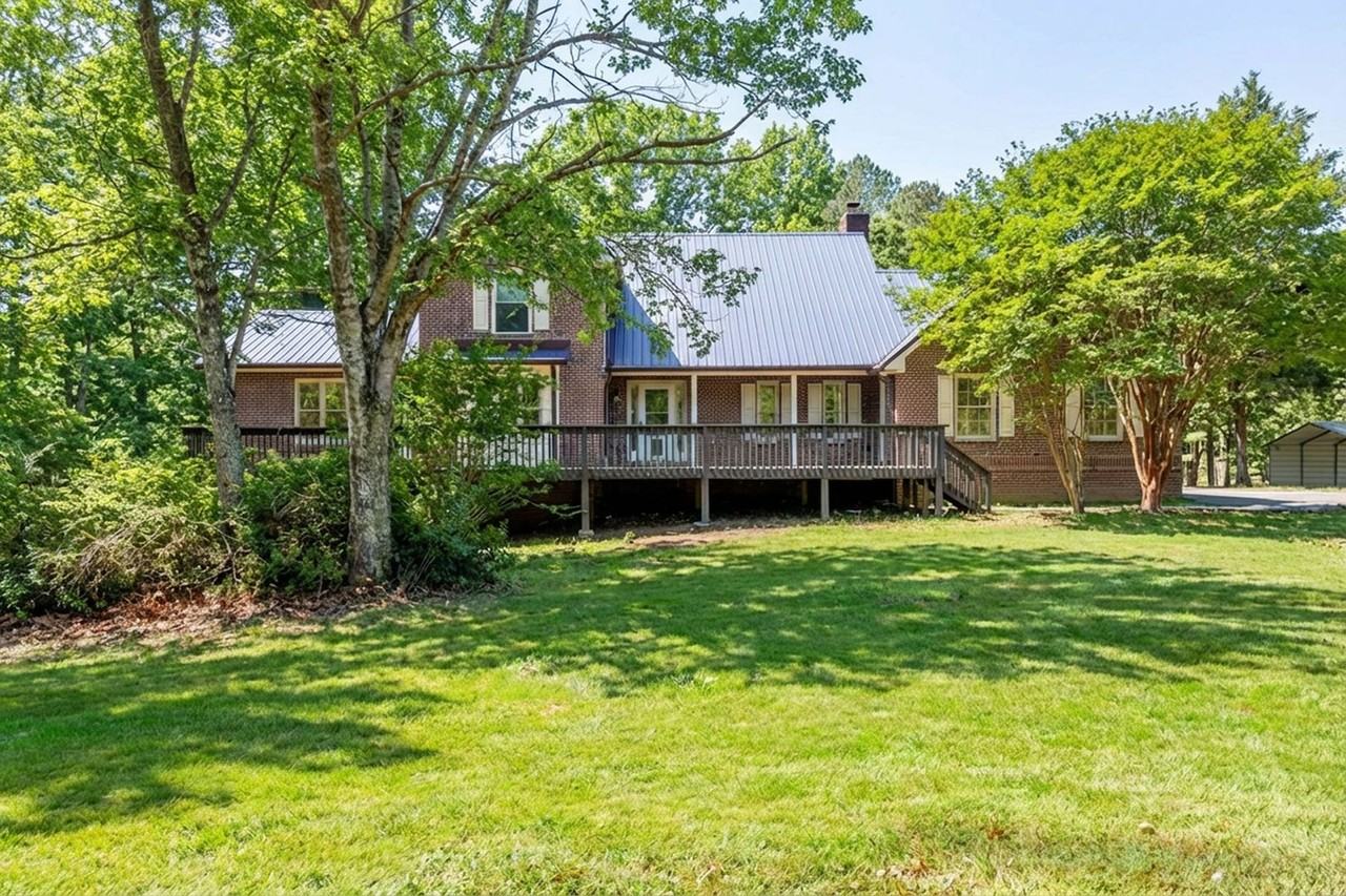 204 Hilltop Rd - Photo 2 of 48