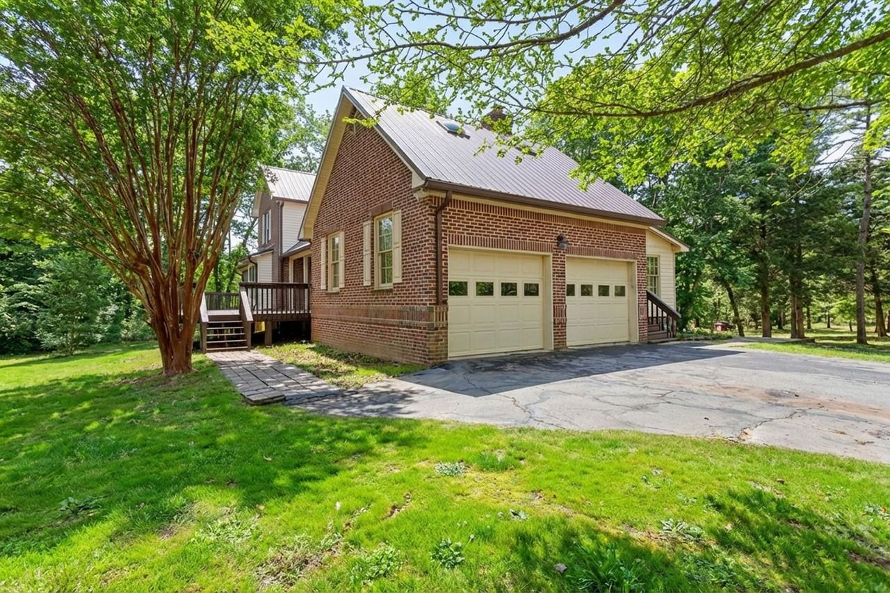 204 Hilltop Rd - Photo 3 of 48