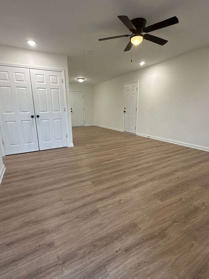 328 Clark Rd - Photo 4 of 17