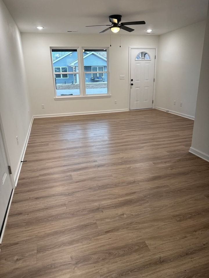 328 Clark Rd - Photo 5 of 17