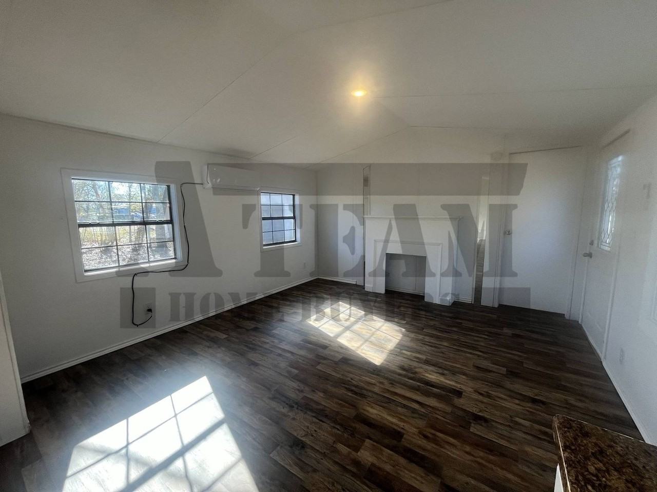 105 Mesa Dr - Photo 4 of 36