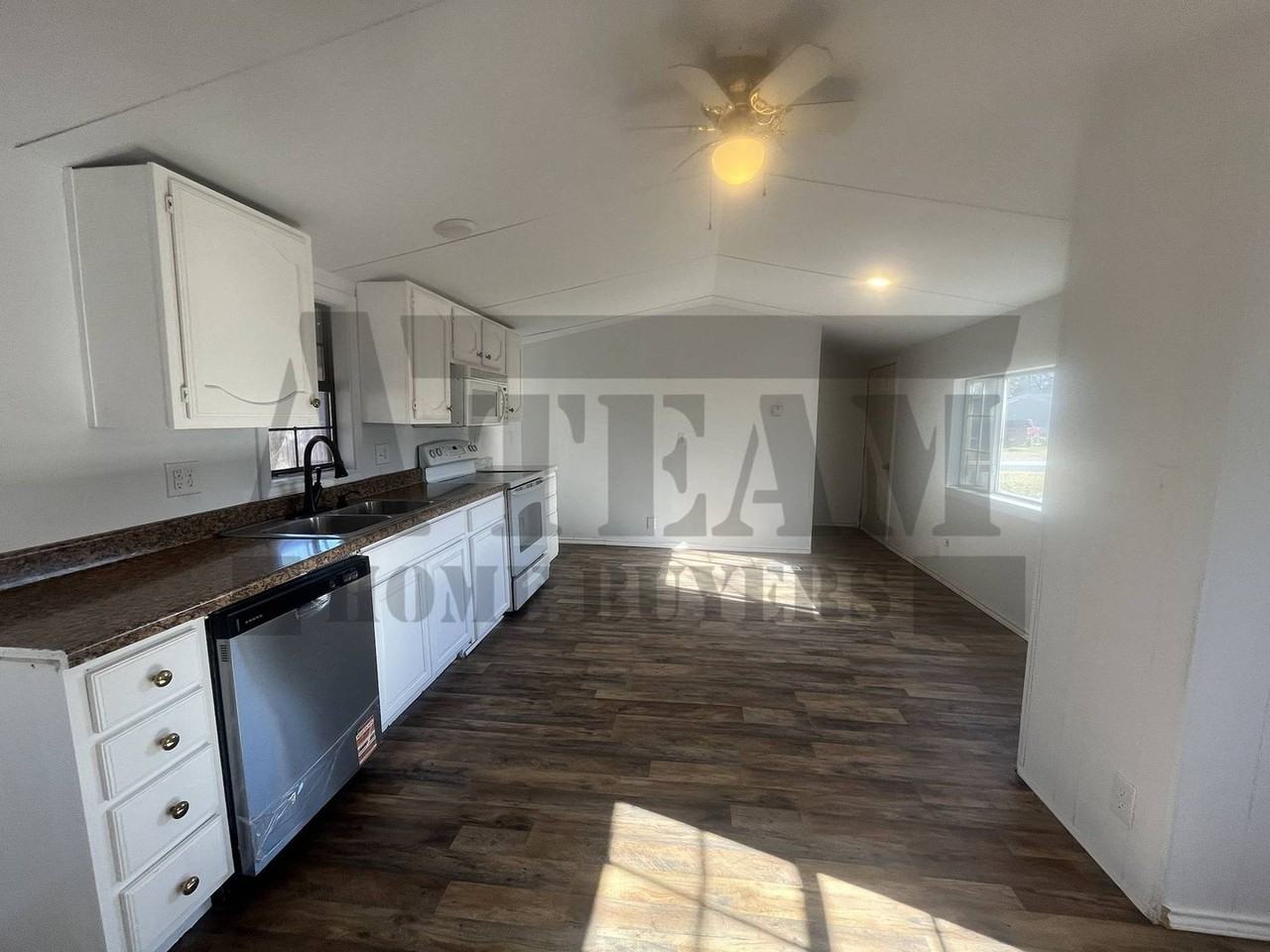 105 Mesa Dr - Photo 5 of 36