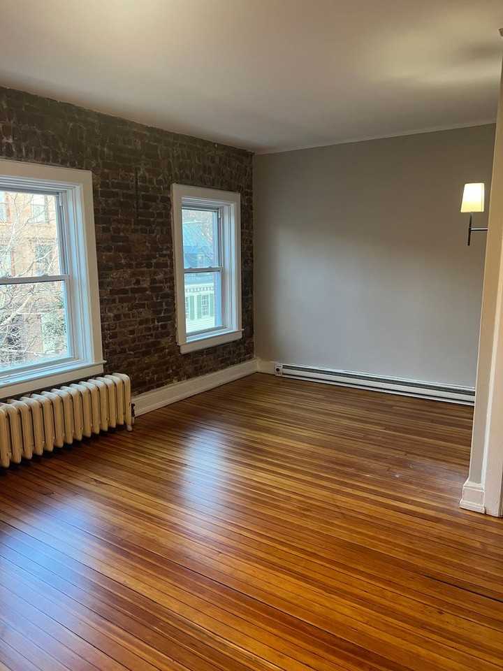 326 State St - Photo 3 of 6