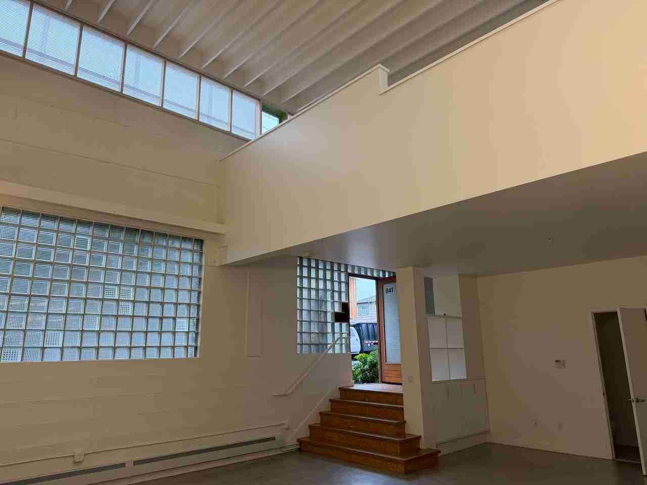 841 61st St - Photo 4 of 18