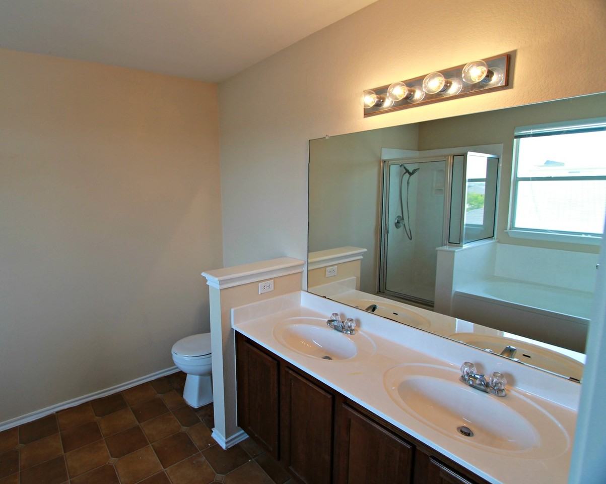 213 Banner Ave - Photo 3 of 22