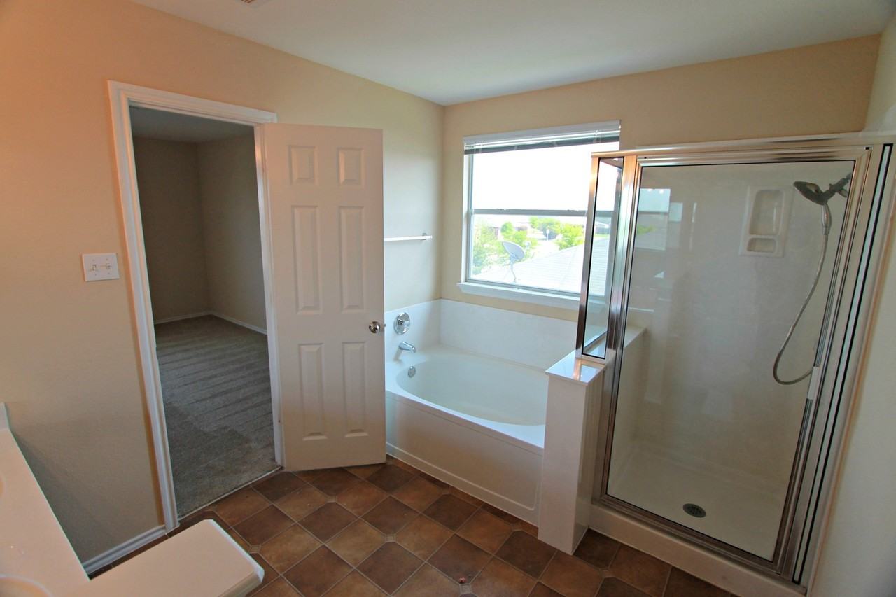 213 Banner Ave - Photo 5 of 22