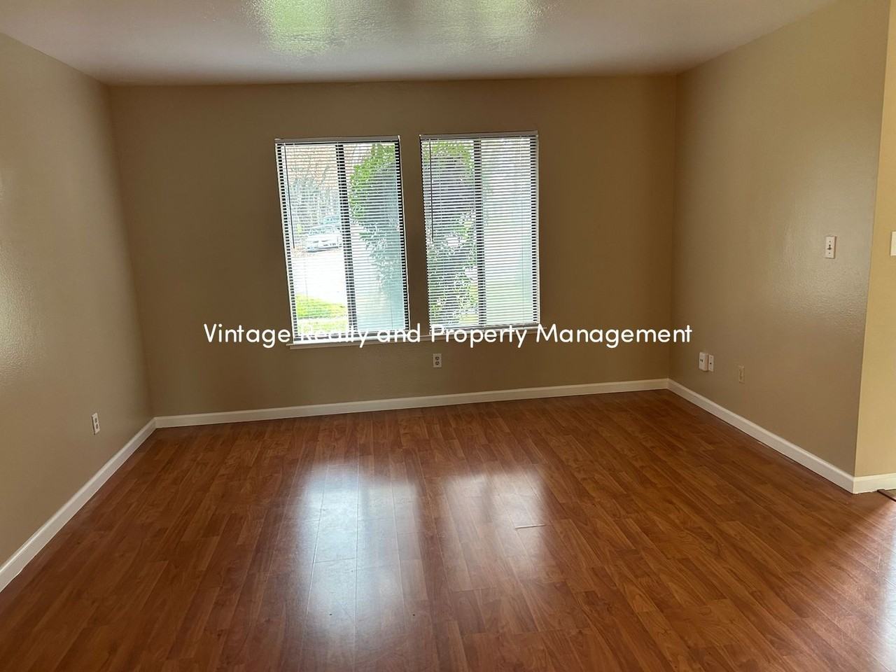 3311 Mill Springs Dr - Photo 4 of 26